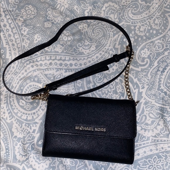 Michael Kors Handbags - Michael kors crossbody bag